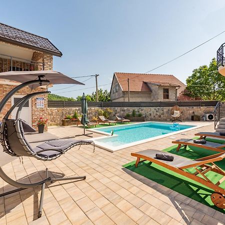 Apartman Toni Грачац Экстерьер фото