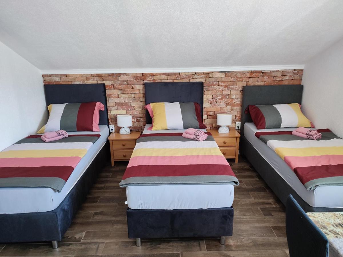 Apartman Toni Грачац Экстерьер фото